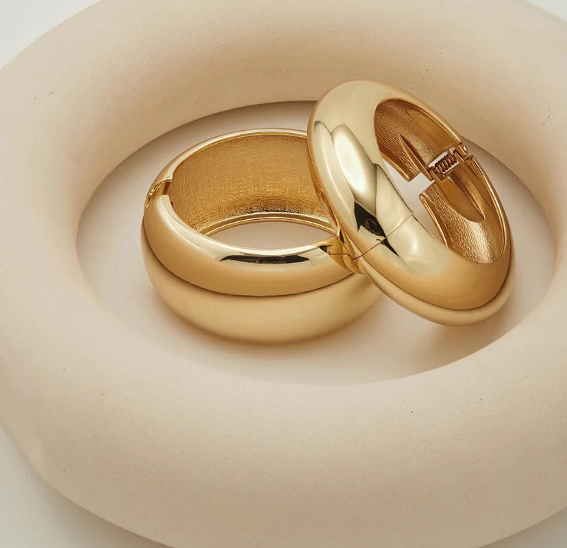 AXEL BANGLE