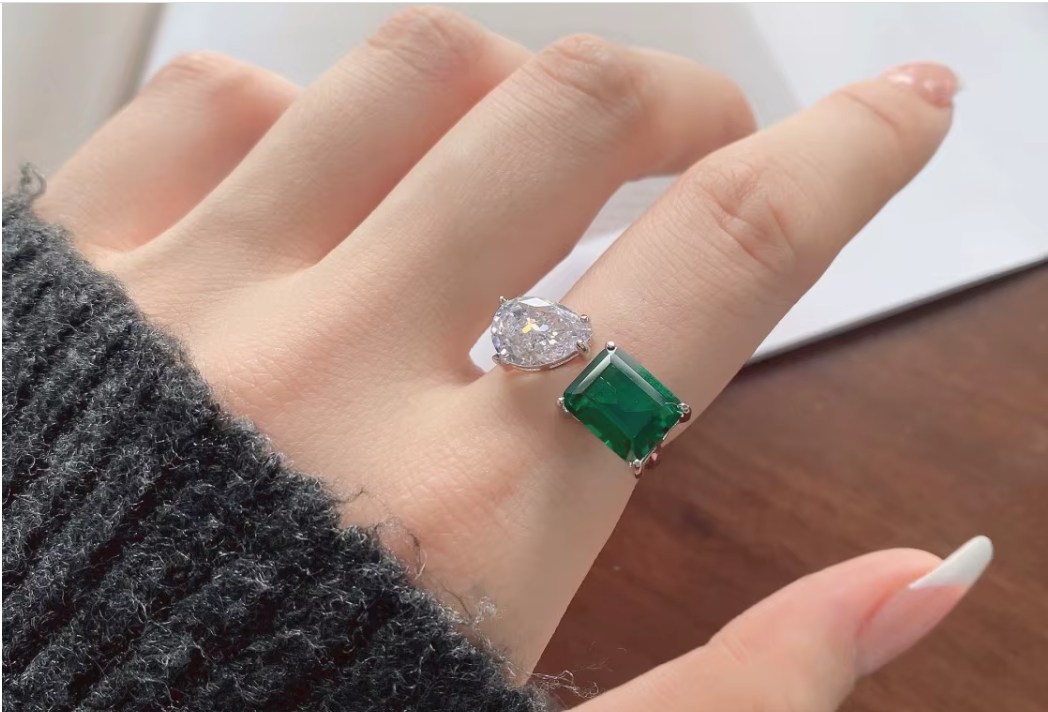ELLIS RING