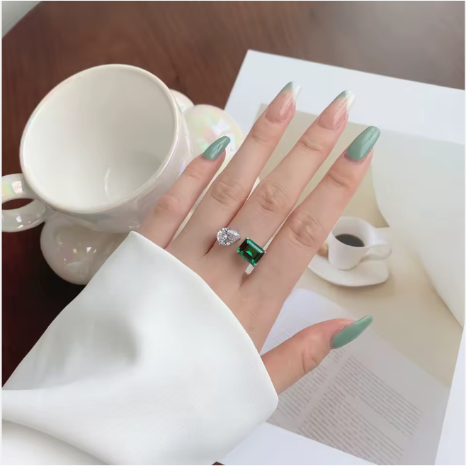 ELLIS RING