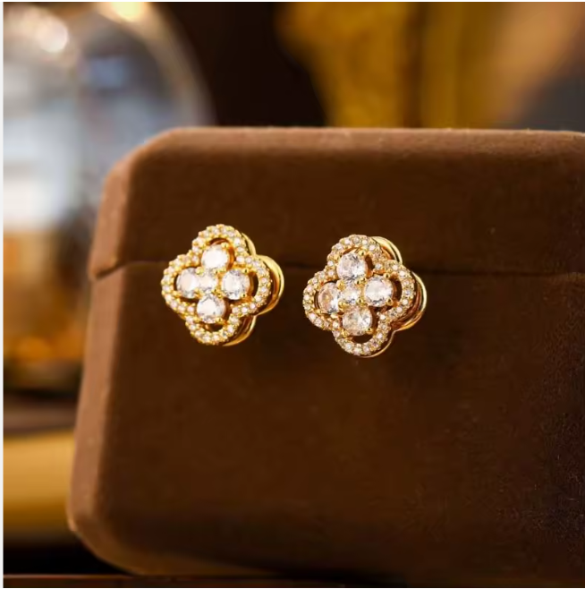DAI EARRING