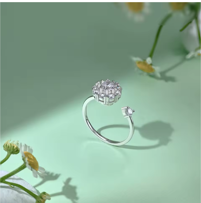 LOVY RING
